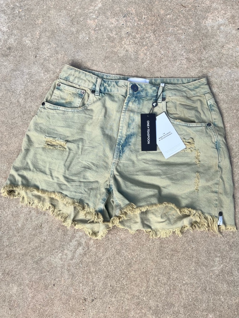 NWT One Teaspoon Legends High Waist Mom Fit Denim Shorts in Khaki Haze Size 31